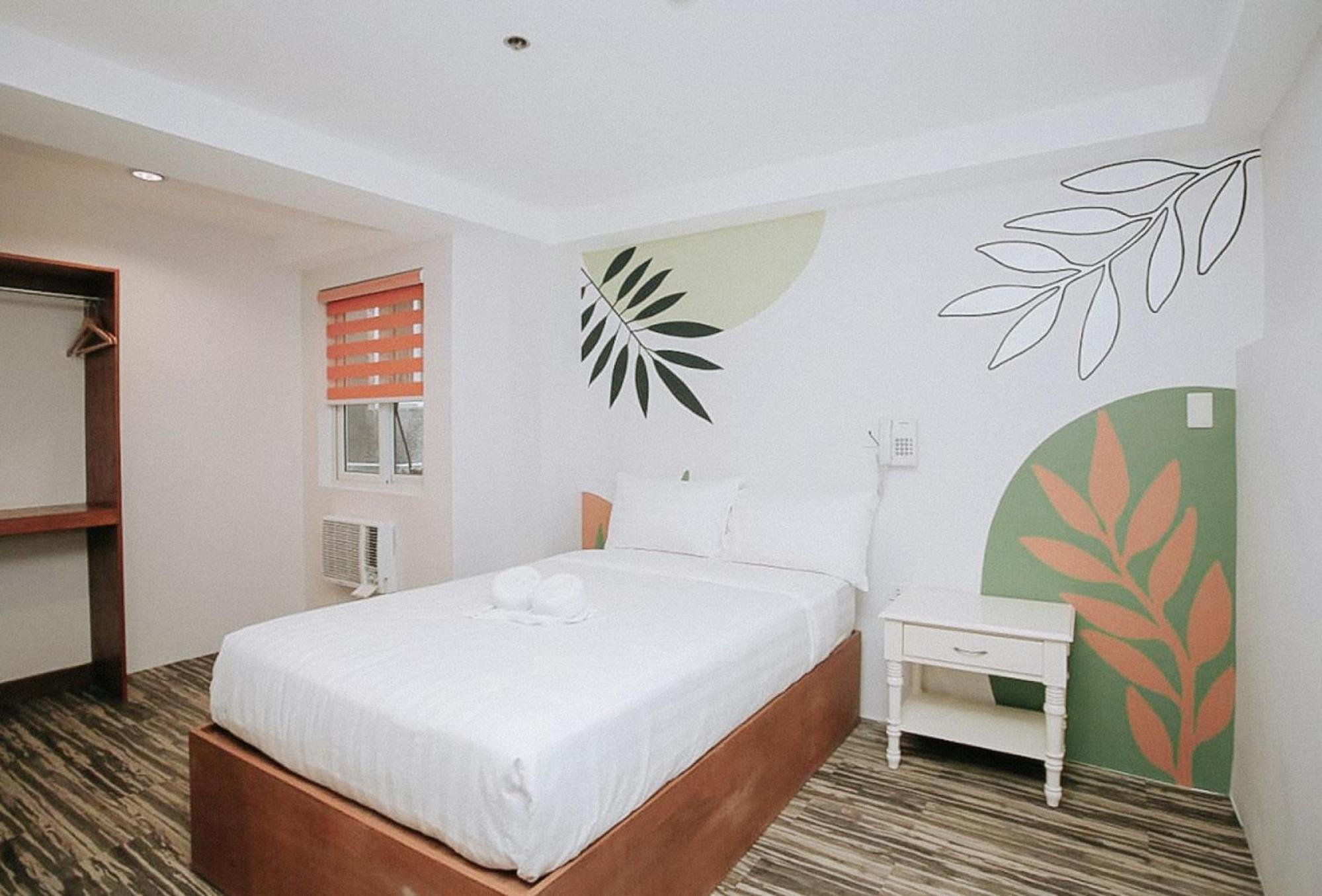Lea Robert Hotel Angeles Pampanga By Reddoorz Exterior photo